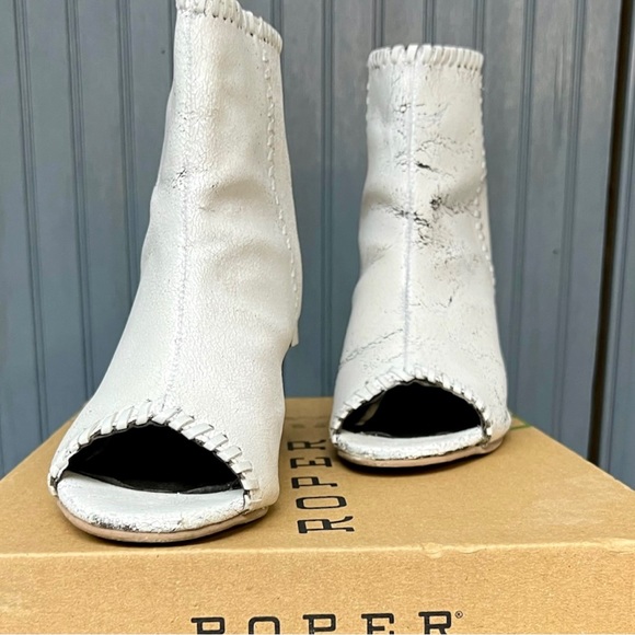 EUC Roper White Leather Betsy Open Toe Ankle Boots - Picture 3 of 10